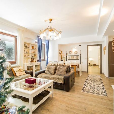Charming 3-Bedroom Apartment Пояна Брашов Екстериор снимка
