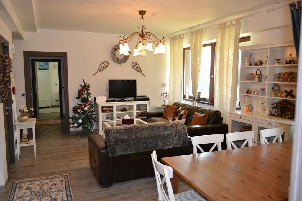 Charming 3-Bedroom Apartment Пояна Брашов Екстериор снимка