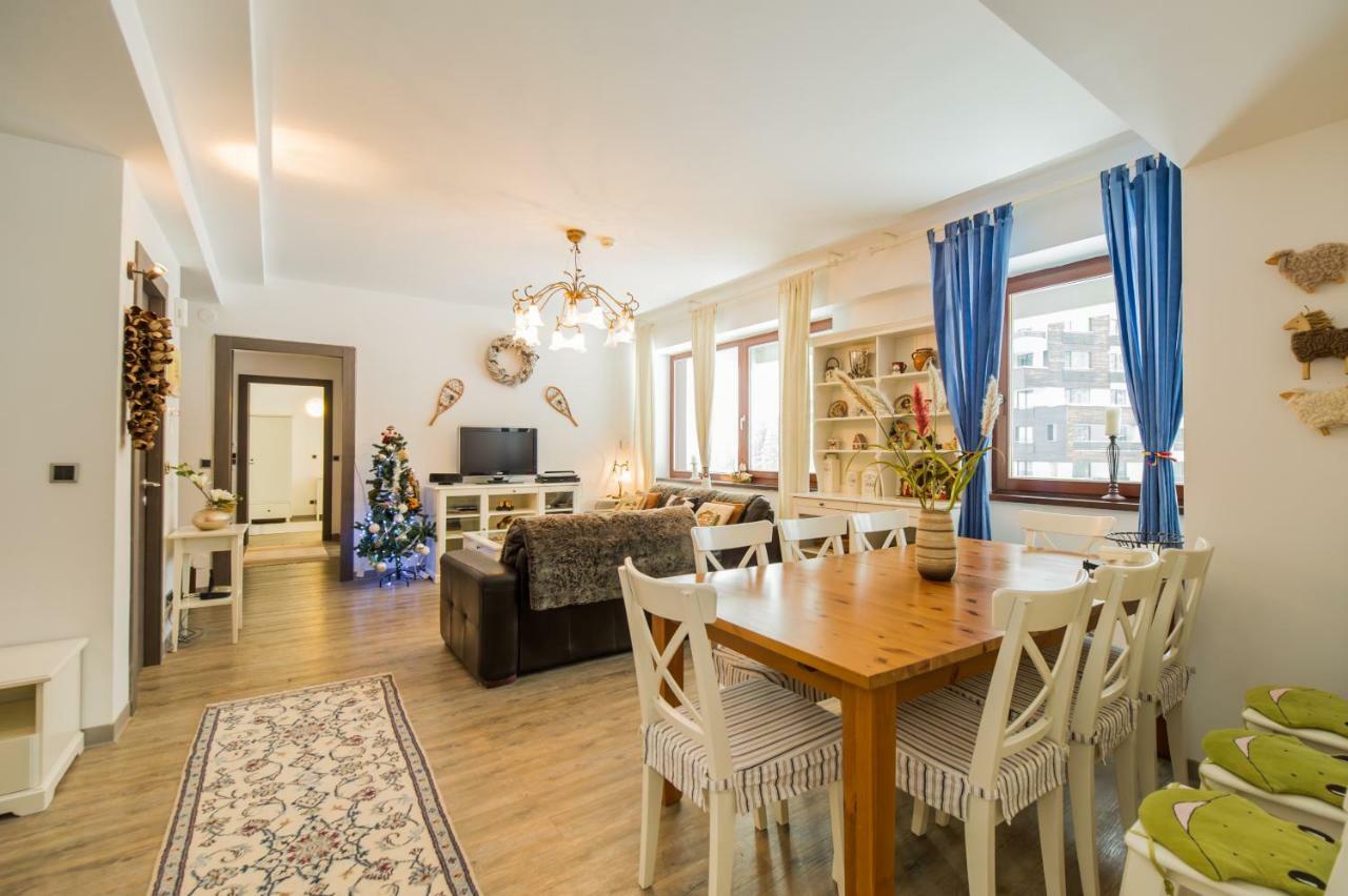 Charming 3-Bedroom Apartment Пояна Брашов Екстериор снимка