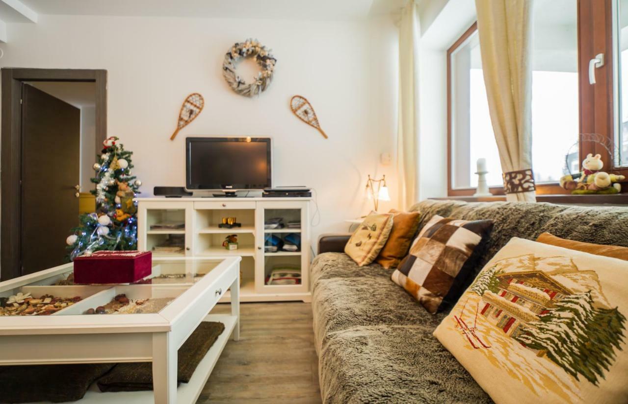 Charming 3-Bedroom Apartment Пояна Брашов Екстериор снимка