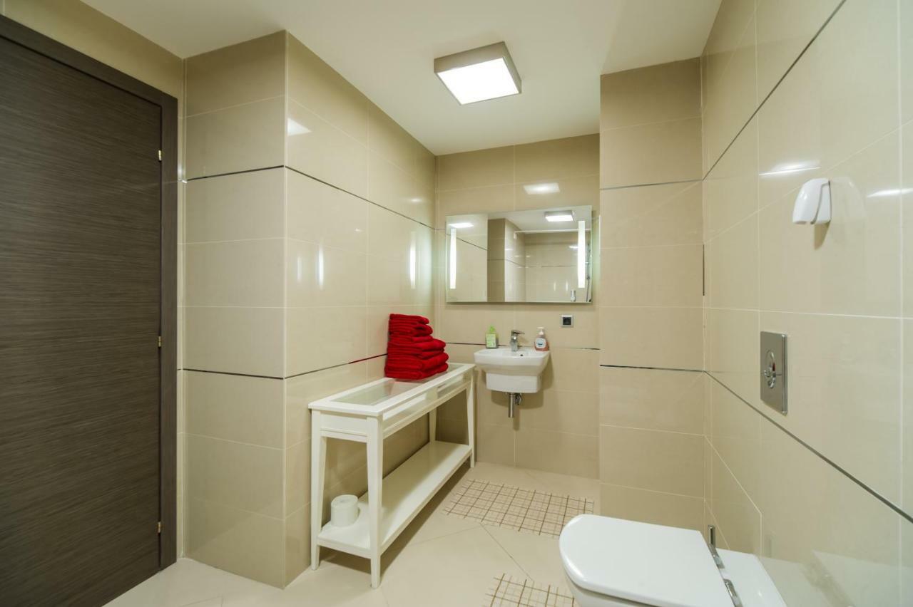 Charming 3-Bedroom Apartment Пояна Брашов Екстериор снимка
